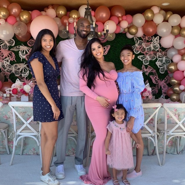 Kebersamaan Kobe Bryant dengan Istri dan Tiga Putrinya Foto: Instagram @kobebryant