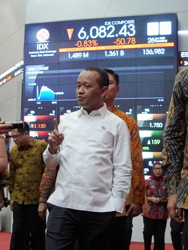 Kepala BKPM Bahlil Lahadalia di Bursa Efek Indonesia, Jakarta, Selasa (28/1). Foto: Helmi Afandi/kumparan