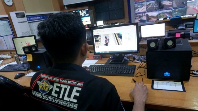 Foto: Melihat Pusat Komando ETLE yang Bidik Pemotor Bandel di Jakarta (759983)