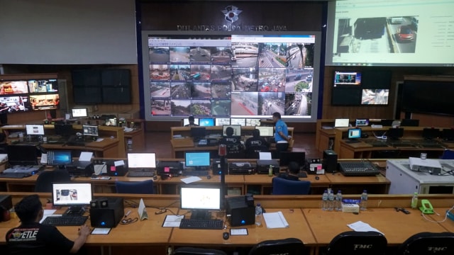 Foto: Melihat Pusat Komando ETLE yang Bidik Pemotor Bandel di Jakarta (759980)