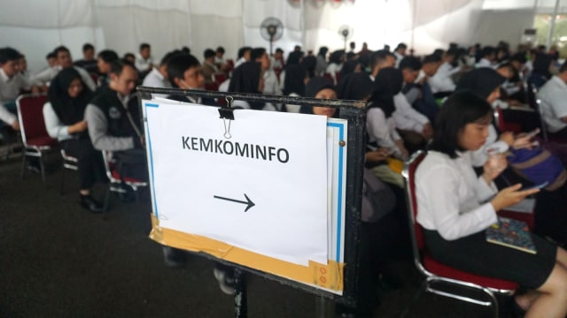 Calon pegawai negeri sipil (CPNS) mengikuti seleksi kompetensi dasar (SKD) di Kantor Badan Kepegawaian Negara (BKN), Jakarta, Rabu (29/1). Foto: Nugroho Sejati/kumparan