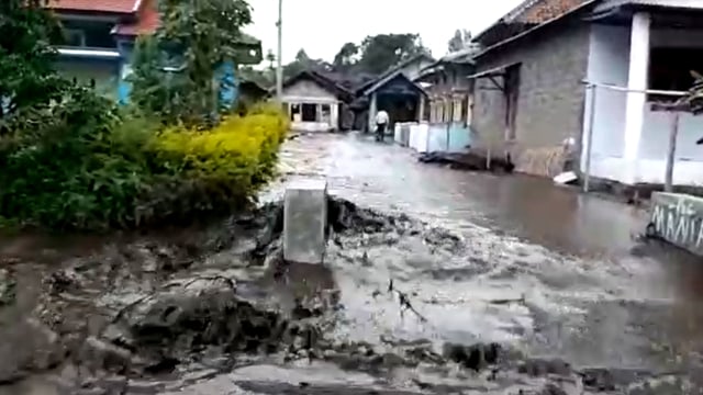 1.600 Warga di Lereng Gunung Ijen Terdampak Banjir Lumpur (384725)