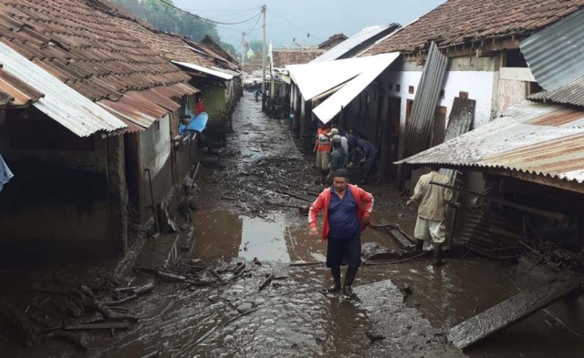 Banjir Lumpur di Lereng Gunung Ijen Rusak Puluhan Rumah