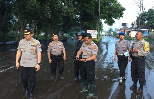 Banjir Lumpur Bondowoso dan Batu, Polisi Bangun Posko Tanggap Bencana