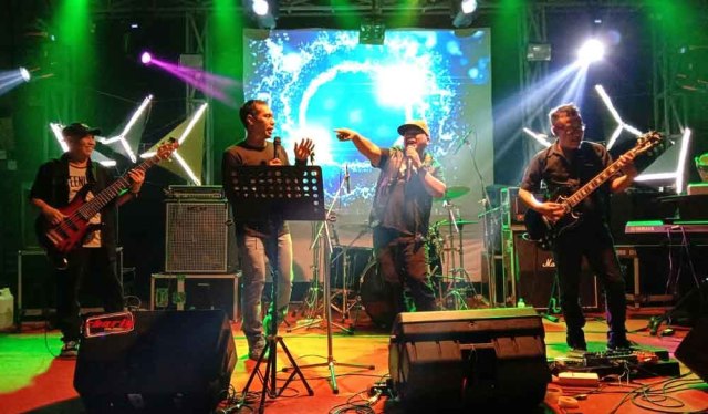 Usung Misi Sosial, Rock In Gresik Gelar Pertunjukan Musik Cadas