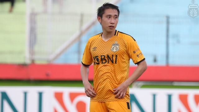 Lee Yoo-joon pada sebuah laga bersama Bhayangkara FC. Foto: Bhayangkara FC.