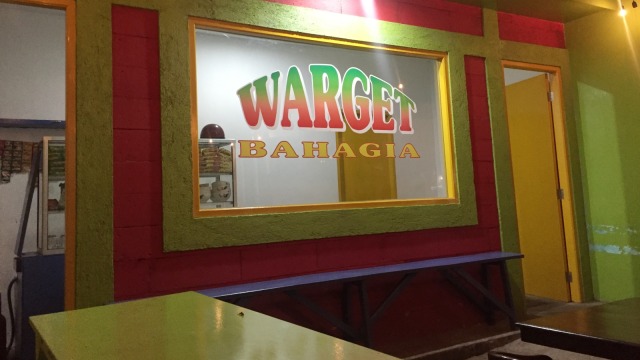 Warget Bahagia, Bar dengan konsep warteg di Kemang. Foto: Efira Tamara Thenu/kumparan