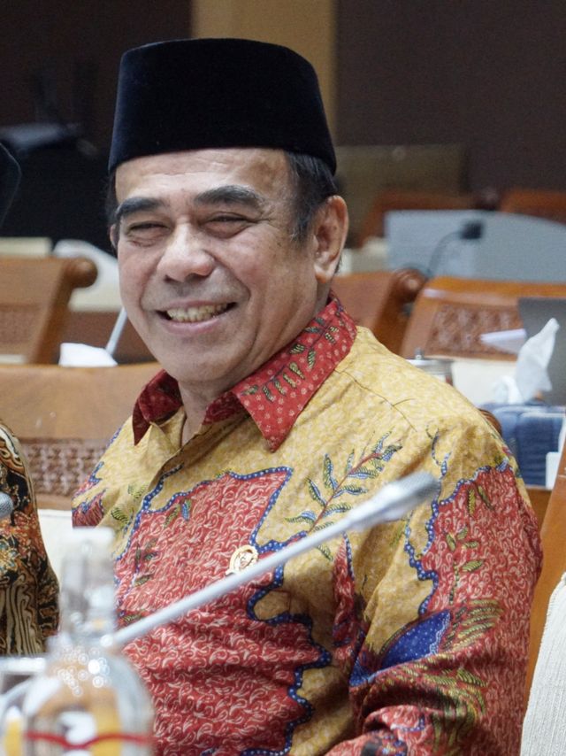 Menteri Agama Fachrul Razi (tengah) mengikuti rapat kerja dengan Komisi VIII DPR RI di Kompleks Parlemen, Senayan, Jakarta, Kamis (30/1).  Foto: Helmi Afandi Abdullah/kumparan 