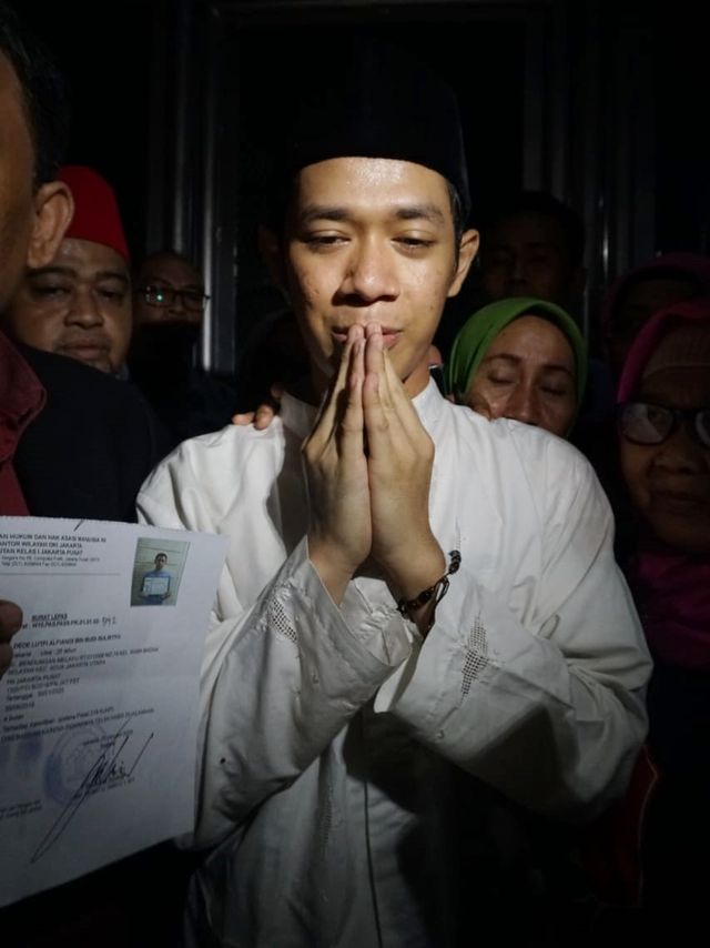 Dede Lutfi Alfiandi usai bebas dari Rutan Salemba, Jakarta Pusat, Kamis (30/1).
 Foto: Irfan Adi Saputra/kumparan 