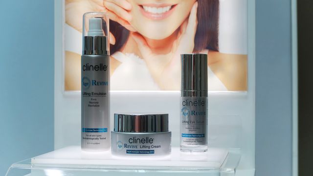 Gandeng Sophia Latjuba, Clinelle Rilis Skin Care Anti-aging (276)