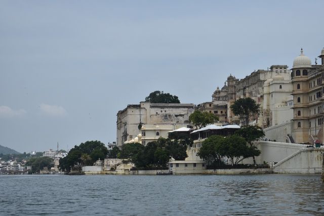 Istana Kota dari Danau.jpeg