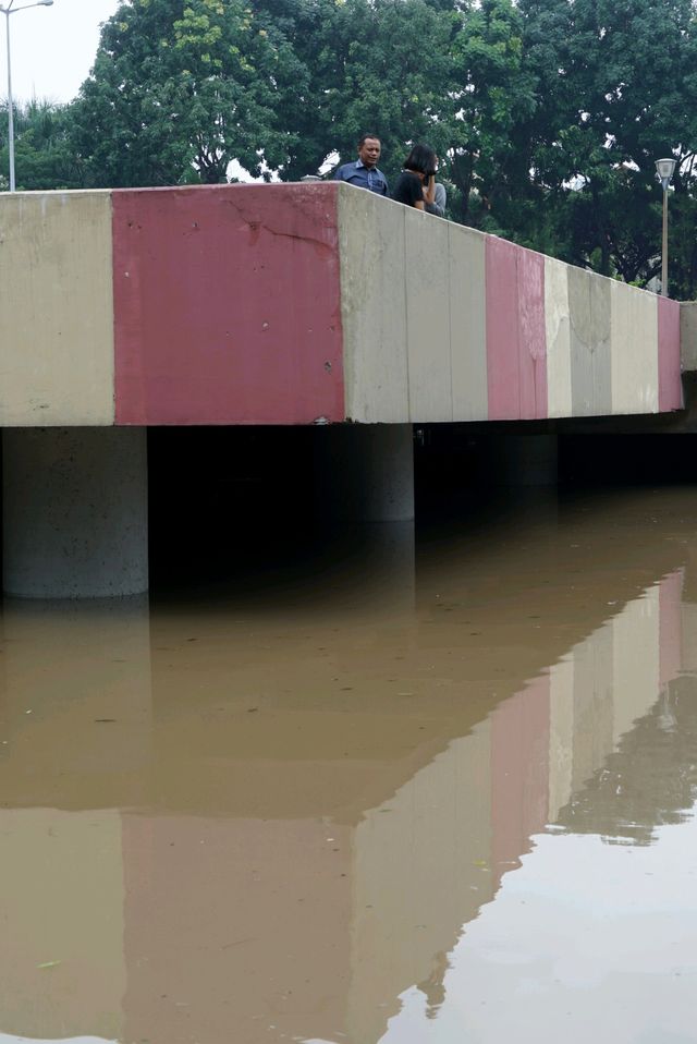 Banjir yang menggenang di Underpass Kemayoran, Jakarta Pusat, Minggu (2/2/2020). Foto: Helmi Afandi/kumparan