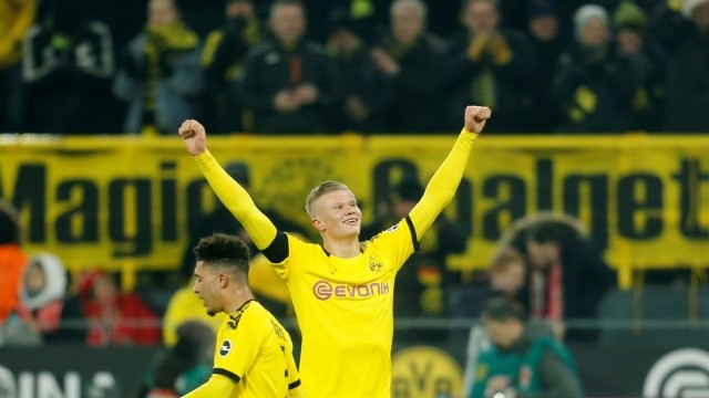Erling Haaland, main dua kali sudah cetak lima gol buat Borussia Dortmund. Foto: REUTERS/Leon Kuegeler