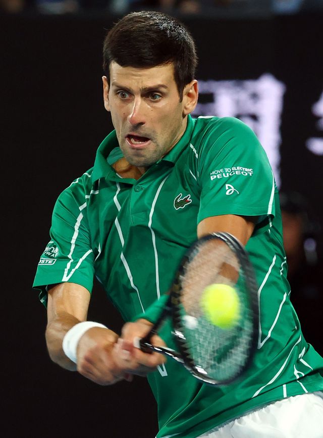 Aksi Novak Djokovic di final Australia Open 2020. Foto: REUTERS/Kai Pfaffenbach