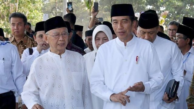 Gus Sholah dan Joko Widodo