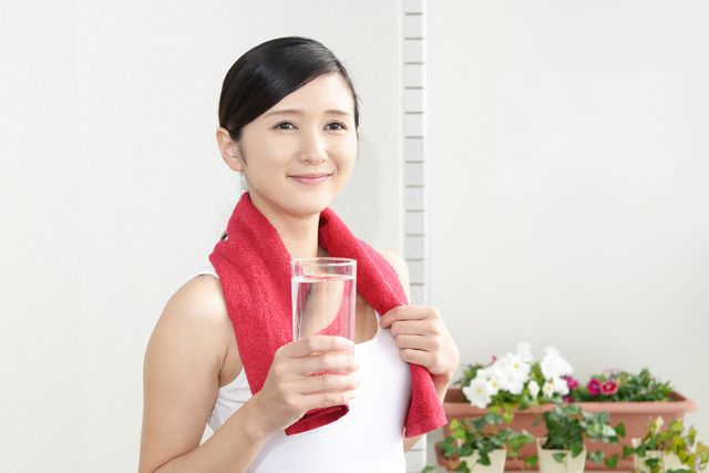 Ilustrasi orang Jepang minum air putih Foto: dok.shutterstock