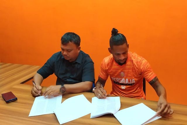 Vanderlei Francisco resmi teken kontrak dengan persiraja (2).jpeg