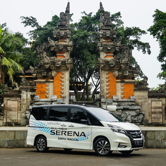 Tampilan samping Nissan Serena C27 Foto: Muhammad Ikbal