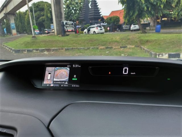 Layar instrumen Nissan Serena C27 Foto: Muhammad Ikbal