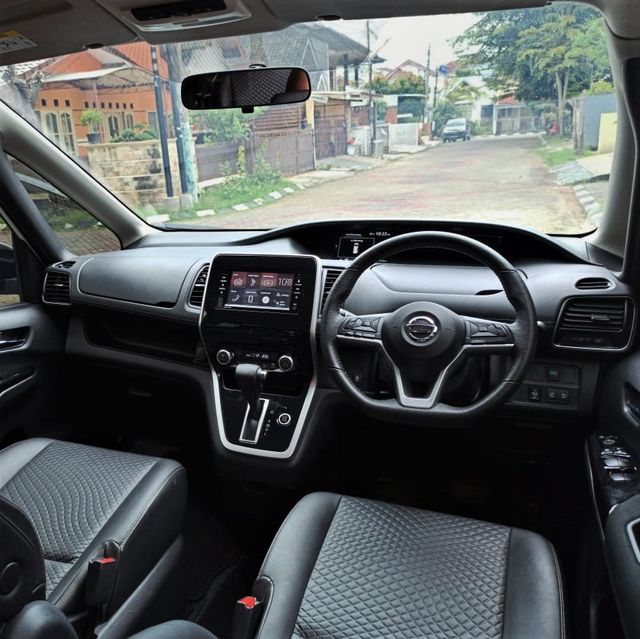 Interior Nissan Serena C27 Foto: Muhammad Ikbal