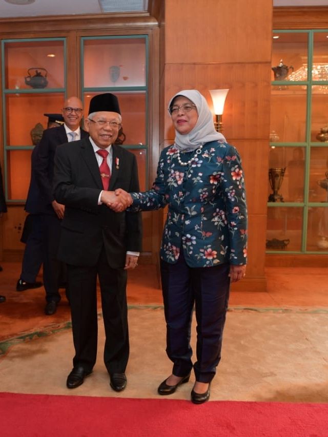 Wakil Presiden Ma'ruf Amin (kiri) menerima kunjungan Presiden Singapura Halimah Yacob (kanan) di Hotel Shangrilla, Jakarta, Selasa (4/2). Foto: Dok. KIP