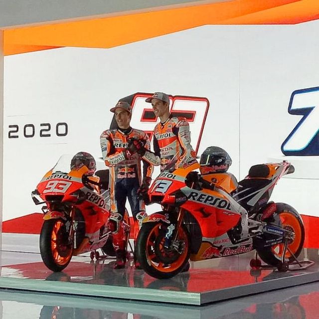 Marc Marquez dan Alex Marquez, dua pebalap Repsol Honda memperkenalkan motor untuk MotoGP 2020. Foto: Aditia Nugraha/kumparan