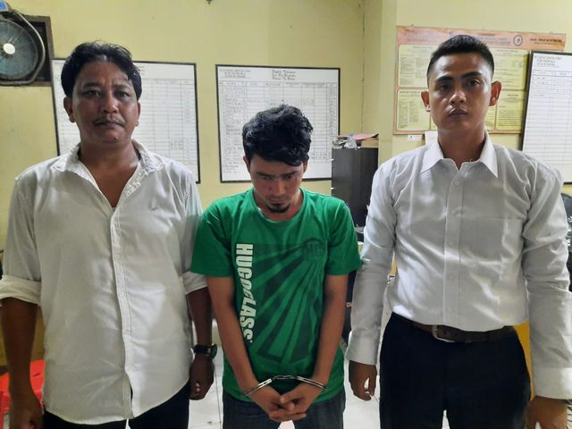 Polisi menangkap pegawai honorer di Tanjungbalai karena memiliki sabu.