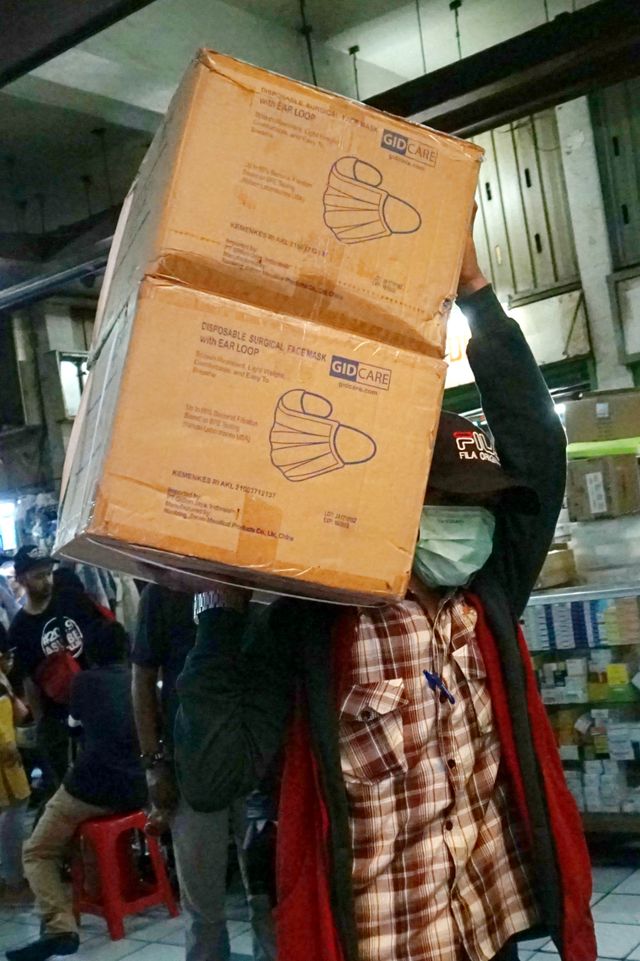 distributor barang unik china di jakarta Pedagang Masker Barang Habis karena Dikirim ke Hong Kong 