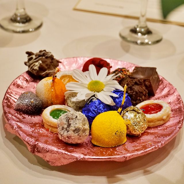 Sajian cokelat spesial dari restoran Pacific Moon Foto: Safira Maharani/ kumparan