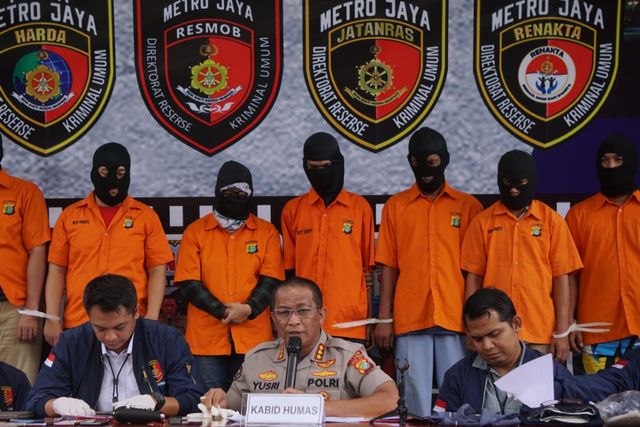 Konferensi pers pembobolan rekening Ilham Bintang di Polda Metro Jaya, Rabu (5/2). Foto: Fanny Kusumawardhani/kumparan