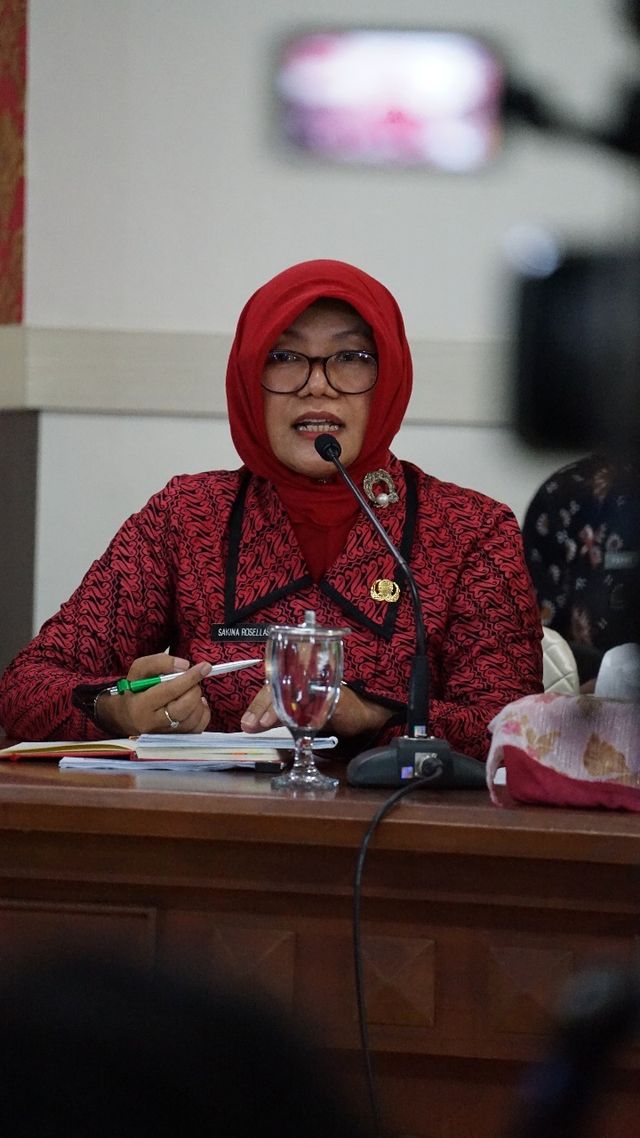 Kepala Disnakertrans Jateng, Sakina Rosellasari saat jumpa pers OPD di Semarang.
 Foto: Dok. Humas Pemprov Jateng