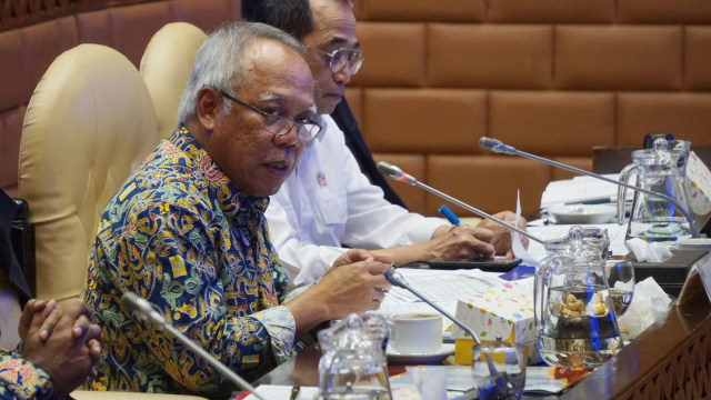 Menteri PUPR Basuki Hadimuljono melakukan rapat dengar pendapat (RDP) dengan Komisi V DPR RI di Komplek Parlemen. Foto:  Fanny Kusumawardhani/kumparan