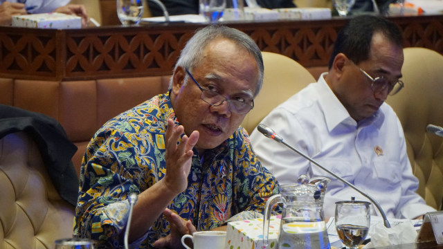 Menteri PUPR Basuki Hadimuljono melakukan rapat dengar pendapat (RDP) dengan Komisi V DPR RI di Komplek Parlemen. Foto:  Fanny Kusumawardhani/kumparan