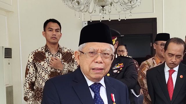 Wakil Presiden Ma'ruf Amin memberikan keterangan pers di Istana Wakil Presiden, Jakarta, Rabu (5/2),  Foto: Aprilandika Pratama/kumparan 