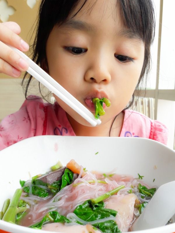 Ada banyak tips yang bisa dicoba agar anak doyan makan sayur Foto: Shutterstock