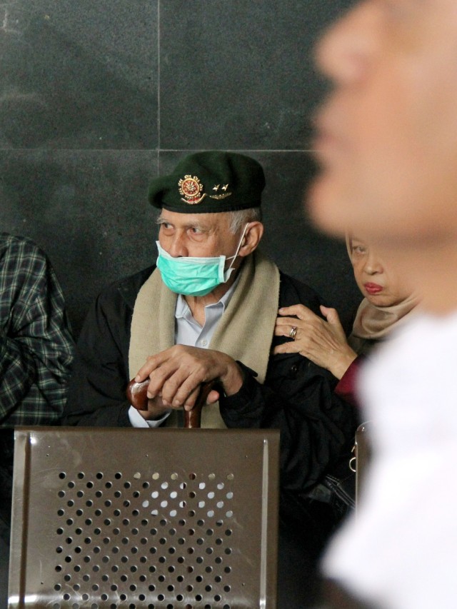 Terdakwa kasus kepemilikan senjata, Kivlan Zen saat menunggu  untuk menjalani sidang di Pengadilan Negeri Jakarta Pusat. Foto: Nugroho Sejati/kumparan