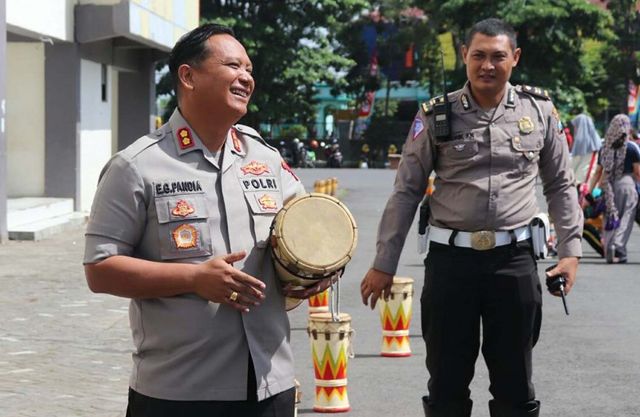 Ketika Kapolres Tulungagung Beri Motivasi Tim Reog Kendang