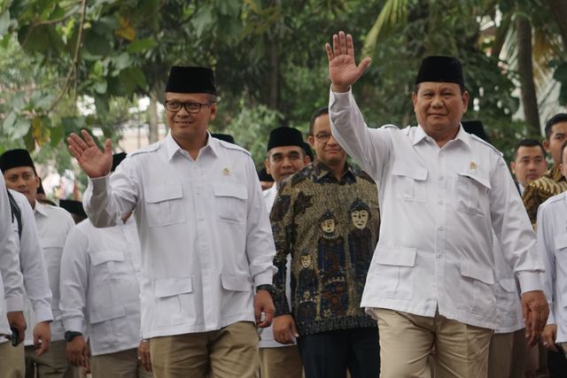 Ketum Gerindra Prabowo Subianto dan Waketum Gerindra Edhy Prabowo hadiri HUT Partai Gerindra ke-12 di Kantor DPP Partai erindra, Jakarta, Kamis (6/2). Foto: Jamal Ramadhan/kumparan