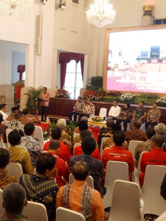 Rapat koordinasi upaya peningkatan pengendalian kebakaran hutan dan lahan tahun 2020 di Istana Negara, Jakarta, Kamis (6/2). Foto: Fahrian Saleh/kumparan 