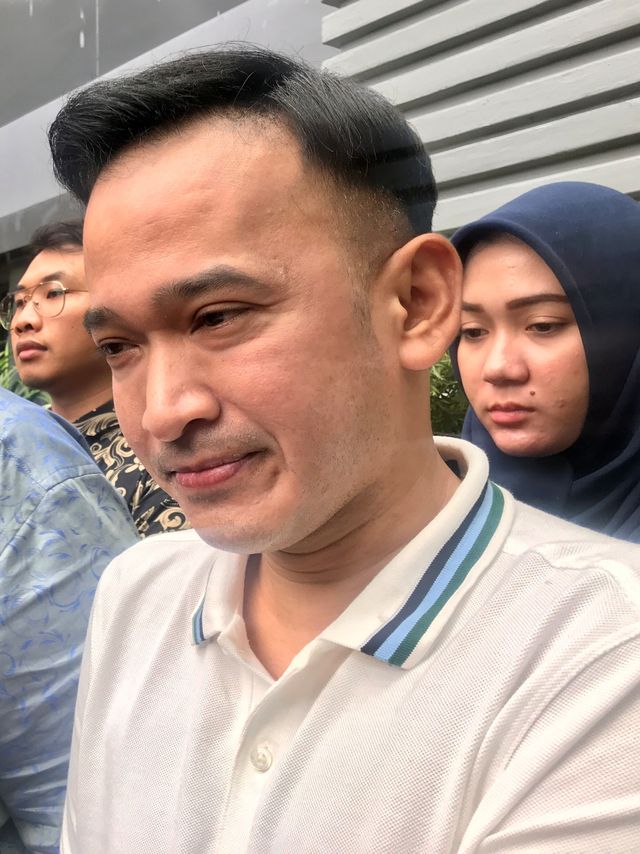 Ruben Onsu di Polda Metro Jaya, Jakarta, Kamis (6/2). 
 Foto: Regina Kunthi Rosary/kumparan 