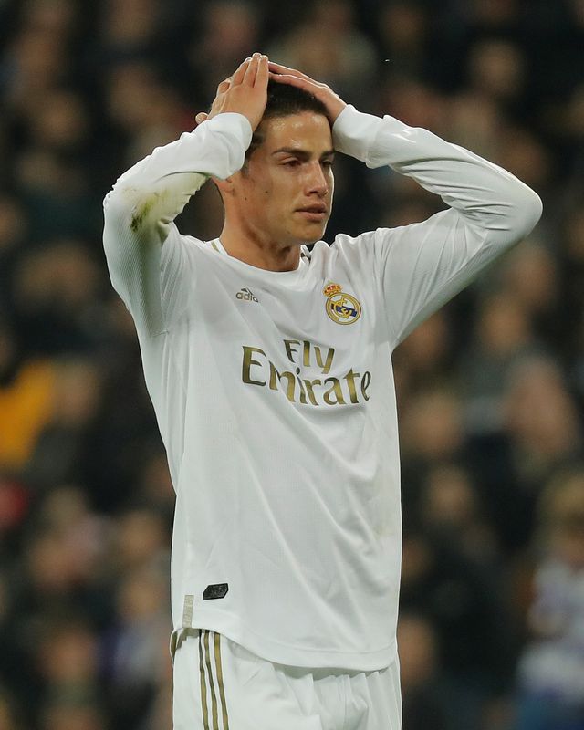 Pemain Real Madrid bingung setelah kalah. Foto: REUTERS/Susana Vera