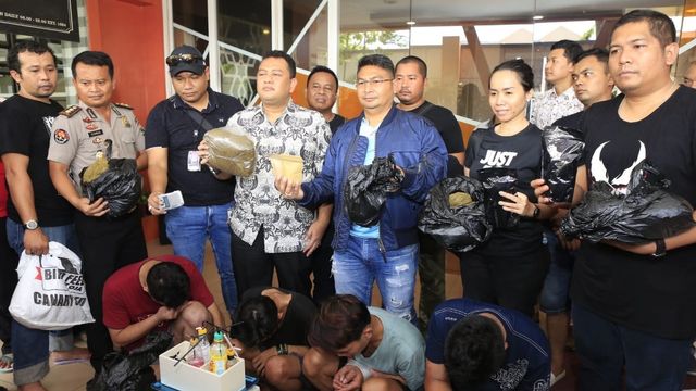 Barang Unik Senilai 50 Ribu Ganja Sintetis Surabaya Dijual via Dark Web ke seluruh 