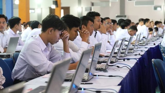 Peserta mengikuti tes SKD CPNS Kemenkumham di Jawa Timur. Foto: Dok. Istimewa