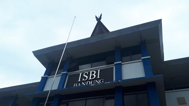 Kampus ISBI Bandung. (Foto: Assyifa/bandungkiwari.com)