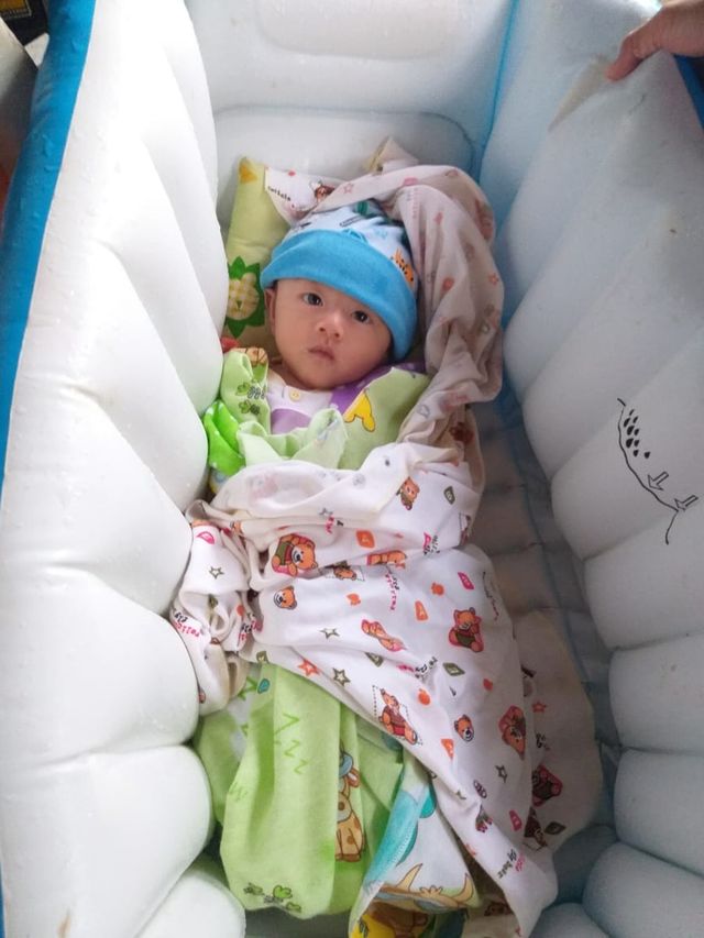 Bayi yang berhasil dievakuasi SAR Jakarta. Foto: Dok. SAR Jakarta Timur