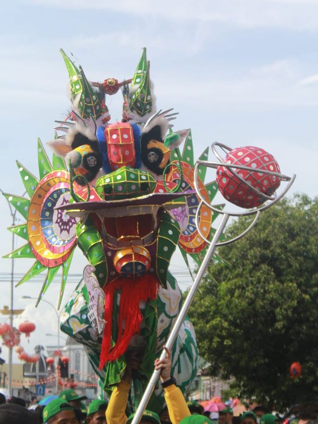 Salah satu atraksi naga di Pontianak. Foto: Lydia Salsabilla/Hi!Pontianak