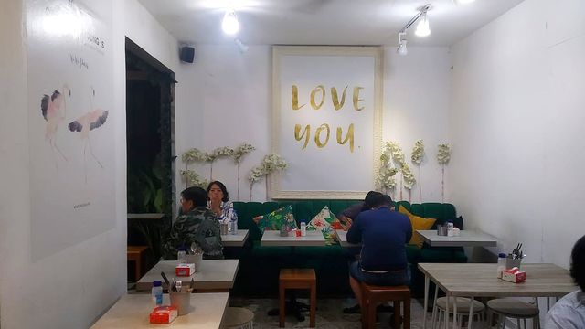 Kuliner Pedas 'Mie Baso Paris' di Bandung yang Bikin Ketagihan (846416)