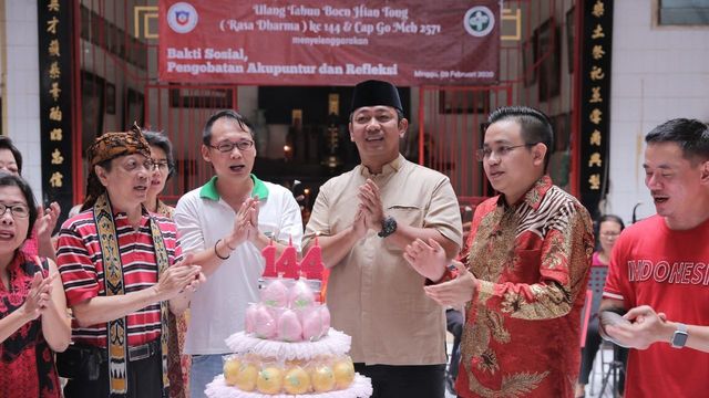 Wali Kota Semarang Hendrar Prihadi (ketiga dari kanan) di perayaan Cap Go Meh, Semarang. Foto: Dok. Istimewa