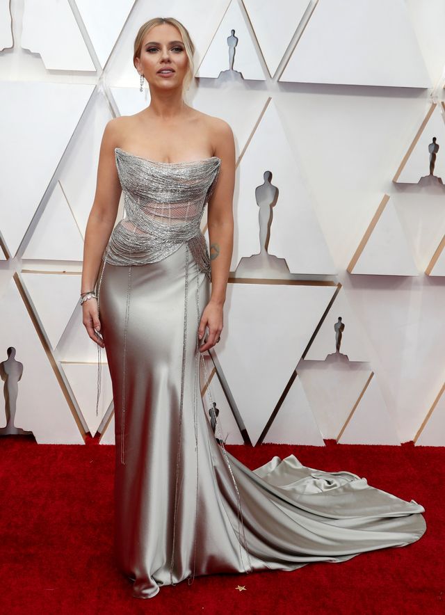 Scarlett Johansson di red carpet Oscars 92th Academy Awards di Hollywood, Los Angeles, California, AS. Foto: REUTERS/Eric Gaillard