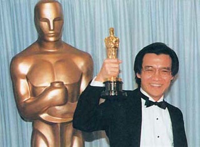 Haing S.Ngor, penerima Piala Academy Award tahun 1985 untuk Kategori Aktor Pemeran Pembantu Terbaik dalam Film Killing Fields. Sumber: rogerebert.com